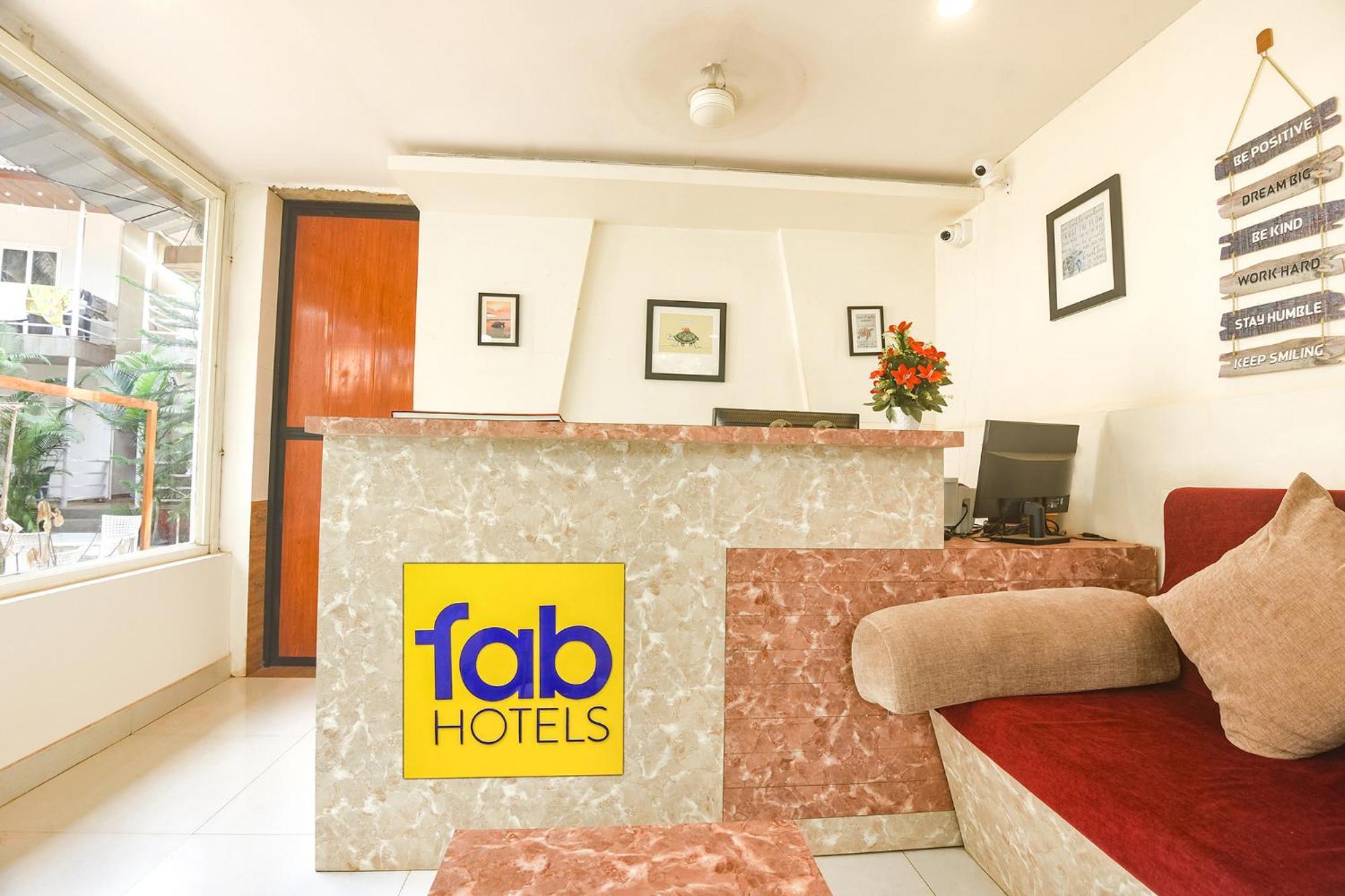 Fabhotel La Volga - Nr Morjim Beach Экстерьер фото