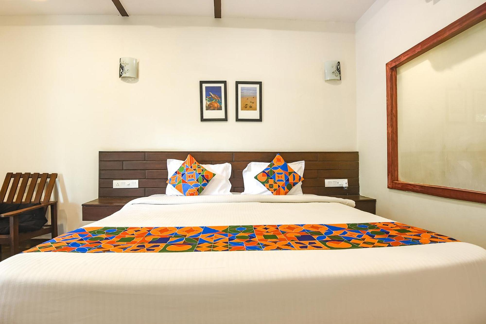 Fabhotel La Volga - Nr Morjim Beach Экстерьер фото
