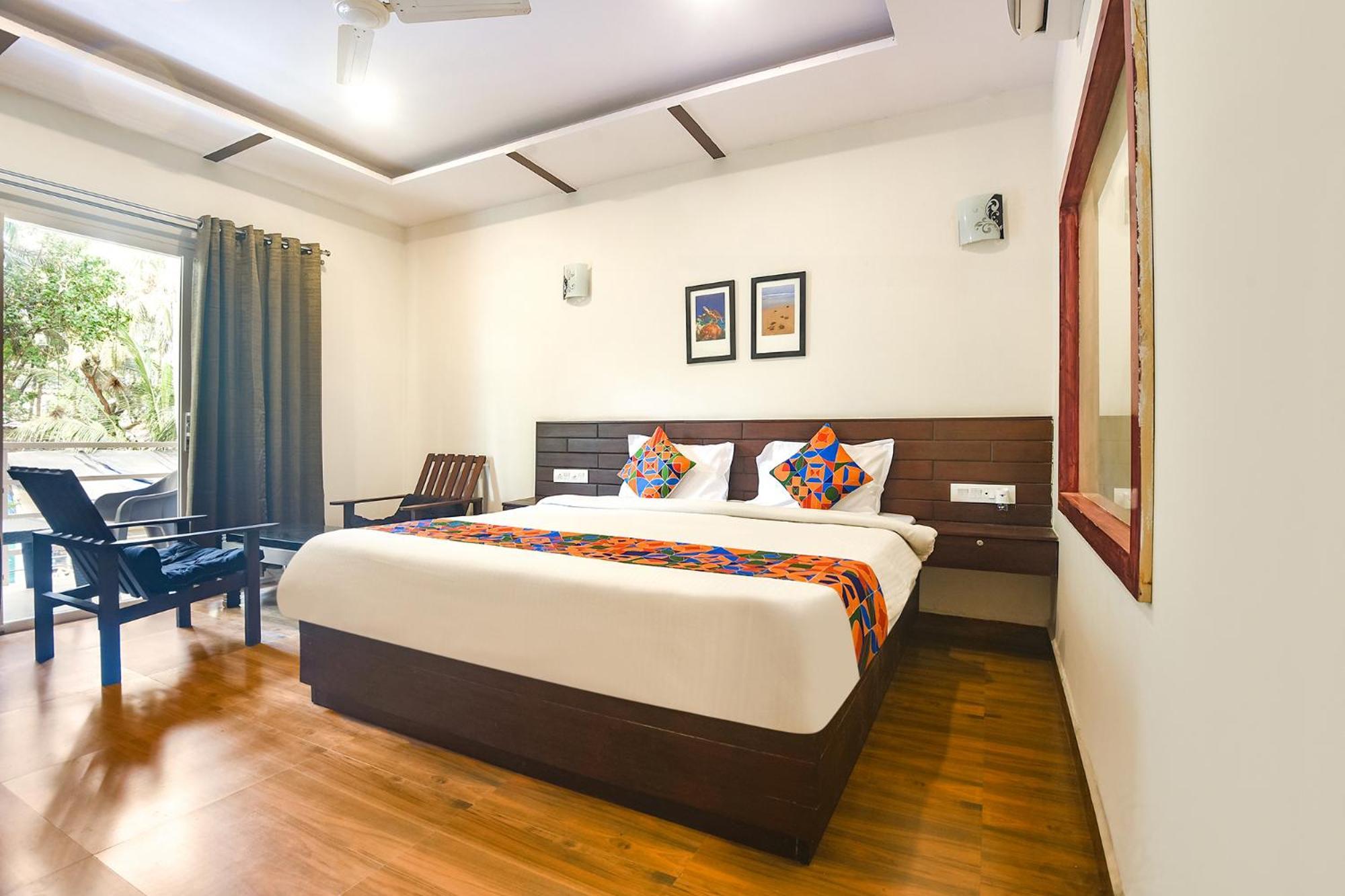 Fabhotel La Volga - Nr Morjim Beach Экстерьер фото