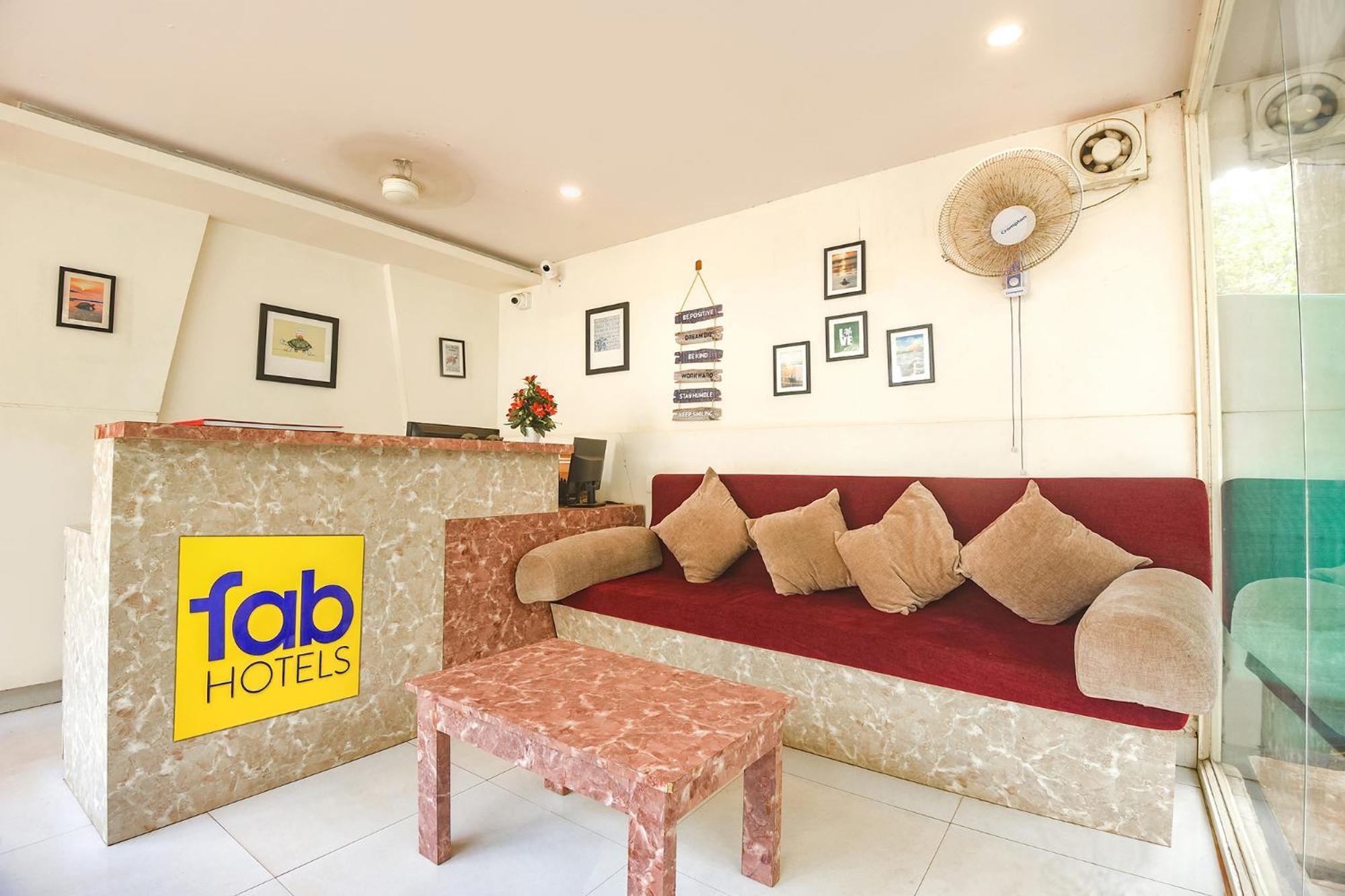Fabhotel La Volga - Nr Morjim Beach Экстерьер фото